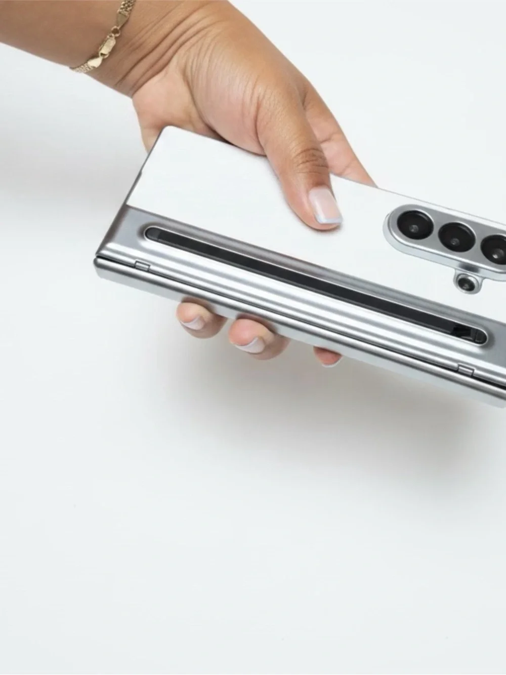 Fold 7 Leather-Textured Phone Case in White and Silver